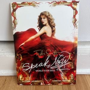 Taylor Swift Speak Now World Tour Book